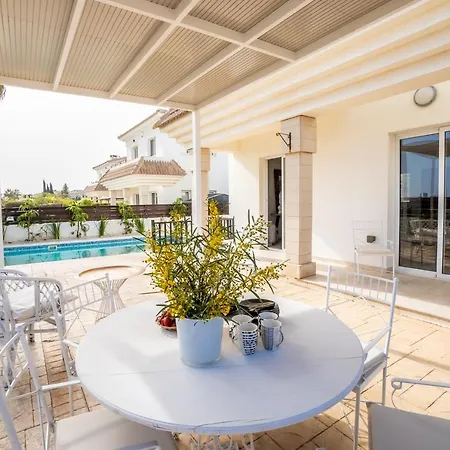 Villa Chill And Joy Paralímni