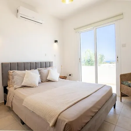 Chill And Joy Villa Paralimni