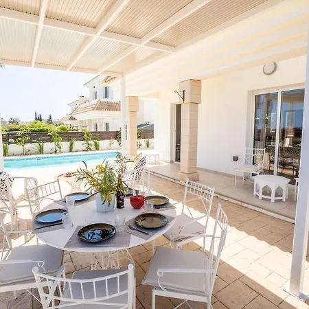 Chill And Joy Paralimni